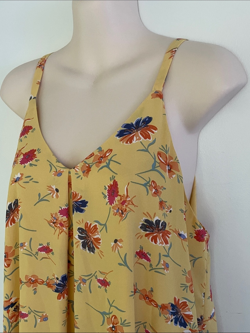 Lucy & Laurel sleeveless vibrant yellow Floral Print Sundress - Picture 3 of 11